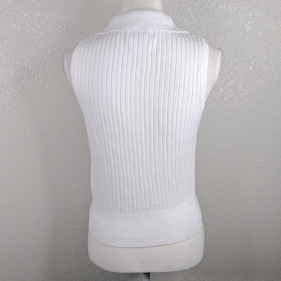 Old Navy White Wide Ribbed V-neck Summer Sleeveless Sweater Top Size Medium - Picture 3 of 5